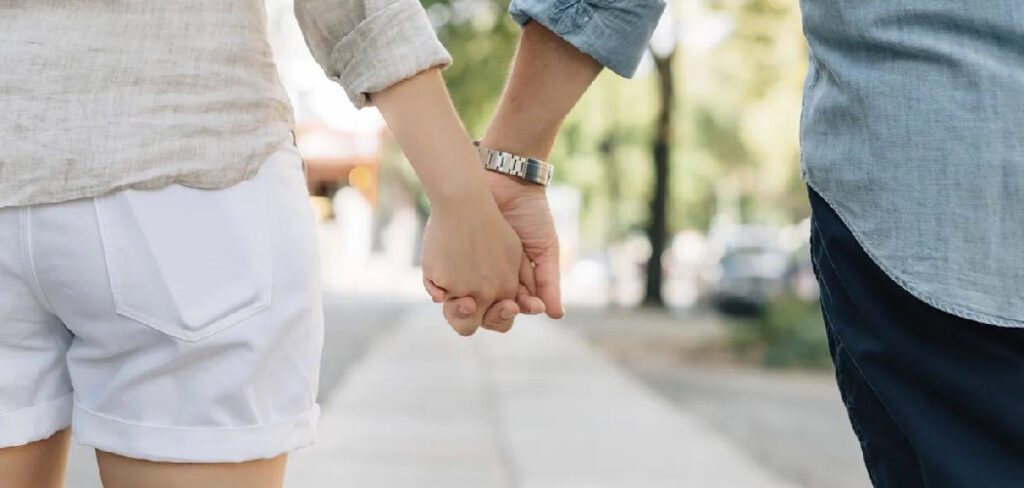 How to Pull Back in a Relationship